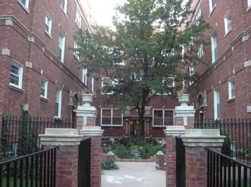 4444 Beacon St, Chicago IL 60640-5891 exterior