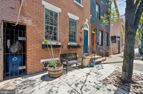 1527 Berks St, Philadelphia PA  19125-2801 exterior