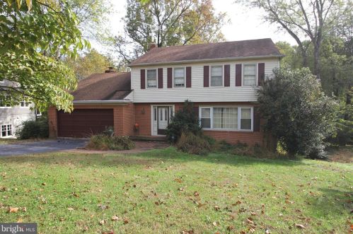 1603 East Ave, Mc Lean VA  22101-4105 exterior