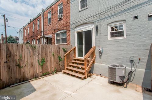 5809 Ditman St, Philadelphia PA 19135-4043 exterior