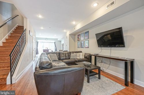 1717 Manton St, Philadelphia PA  19146-3017 exterior