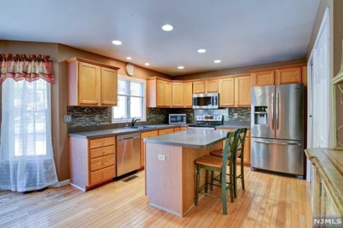 938 Homestead Dr, Fredon NJ  07860-4612 exterior