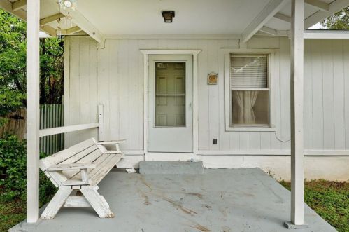 3414 Blumie St, Austin TX 78745-6704 exterior