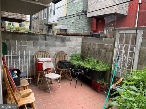 1640 Carlisle St, Philadelphia PA 19145-2307 exterior