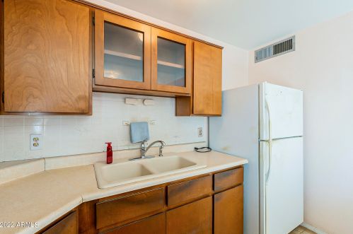 1221 Cinnabar Ave, Phoenix AZ 85020-1816 exterior