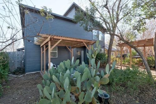 2009 14th St, Austin TX  78702-1301 exterior