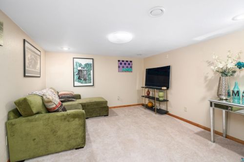 2327 Hillcrest Dr, Duluth MN 55811-3137 exterior