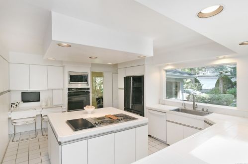 19 Montrose Pl, Huntington Station NY 11747-3403 exterior