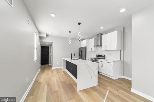 3734 Dungan St, Philadelphia PA  19124-5524 exterior