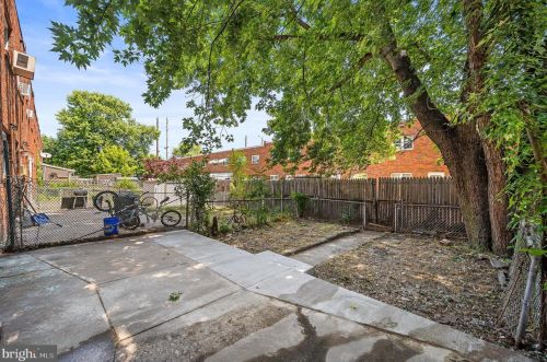 2416 Wainwright St, Camden NJ 08104-2650 exterior