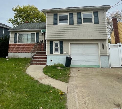 13351 Hook Creek Blvd, Valley Stream, NY 11580-4819