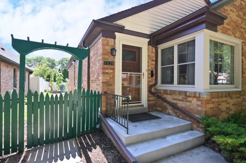 5529 Brooklyn Pl, Milwaukee WI 53216-3140 exterior