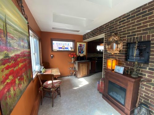 2751 Shr Dr, Milwaukee WI 53207-3007 exterior