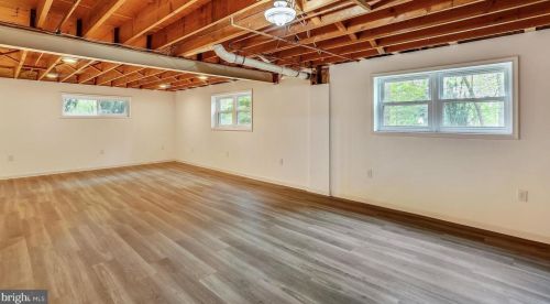 12908 Circle Dr, Rockville MD 20850-3717 exterior