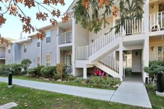 1084 Ash Dr, Mahwah NJ  07430-2381 exterior