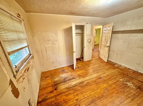 2086 Morehouse Dr, Atlanta GA 30314-1333 exterior