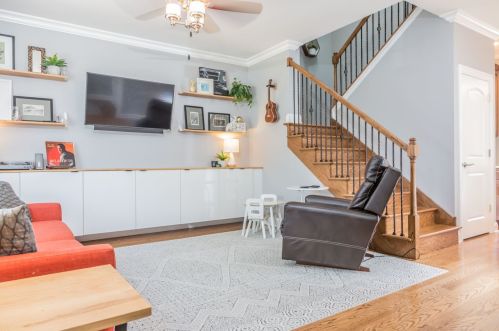 3407 Albany Ave, Chicago, IL 60618-5601