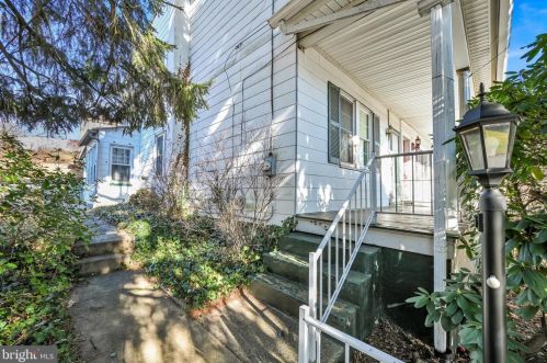 938 Seneca St, Primrose, PA 17901-1537