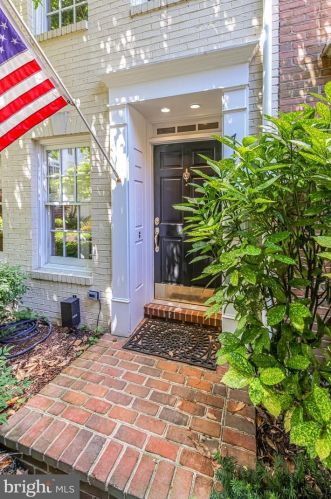 711 Fords Landing Way, Alexandria, VA 22314-3888