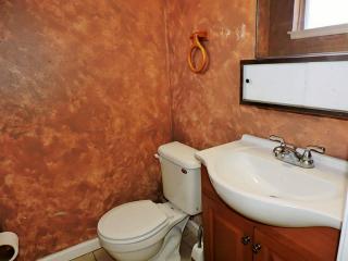 6418 Maple Hill Dr, Houston TX  77088-6409 exterior