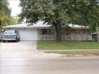 9123 Park Dr, Omaha, NE 68127-3528