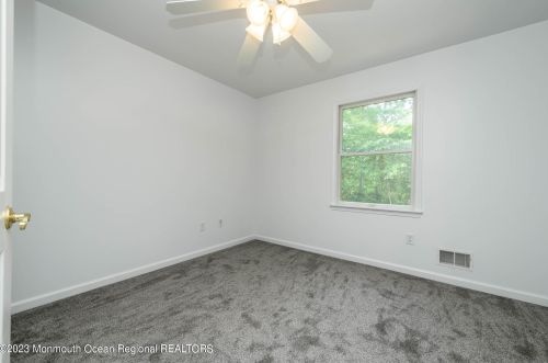 86 Serpentine Dr, Berkeley Township NJ  08721-3051 exterior