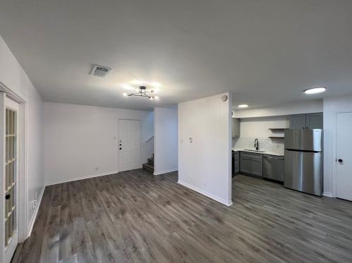 2306 Barton Village Cir, Austin, TX 78704-4767