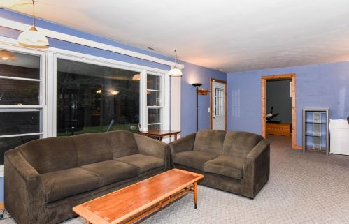 87 Baseline Rd, Plainwell MI 49080-9549 exterior