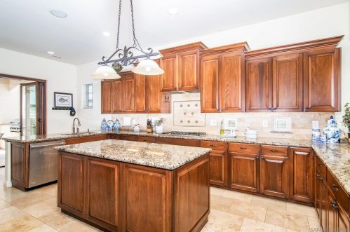 357 E Ave, San Diego CA  92118-1333 exterior