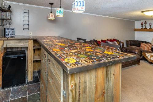 690 Glenbrook Ave, Saint Paul MN 55128-7405 exterior