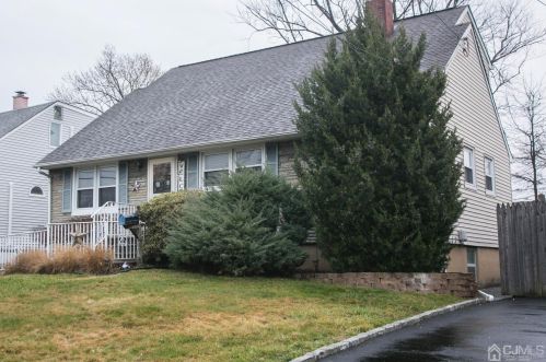 26 Universal Ave, Iselin, NJ 08830-2453