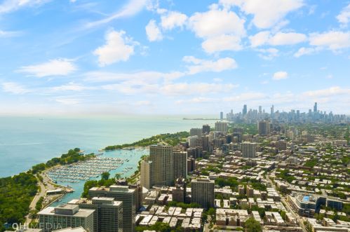 830 Bradley Pl, Chicago IL 60613-4936 exterior