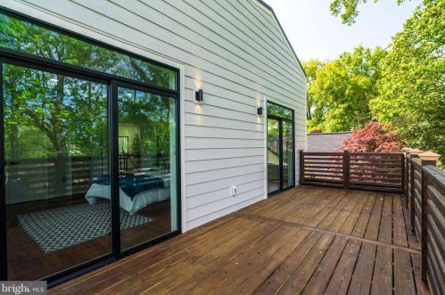 2216 30th St, Washington DC  20020-3369 exterior