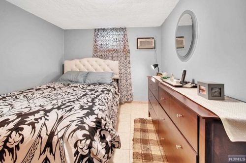 190 Maple St, Fairview NJ 07022-1512 exterior