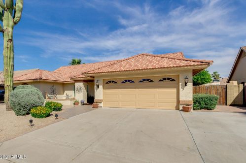 15221 42nd Pl, Phoenix AZ  85032-8117 exterior