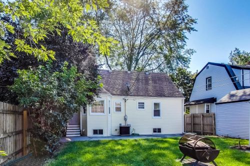 10746 Troy St, Chicago IL 60655-2024 exterior