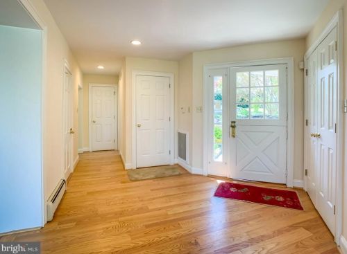 1936 Paper Mill Rd, Huntingdon Valley PA 19006-5814 exterior