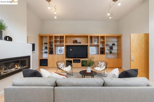 6 Dorothy Pl, Berkeley CA 94705-1613 exterior