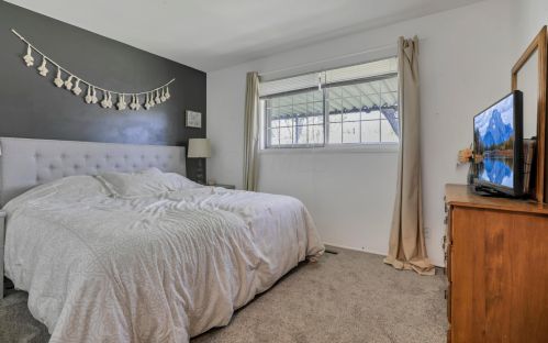 1064 Kelly Dr, Hebron OH 43025-9505 exterior