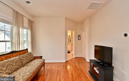 5718 Colfax Ave, Alexandria VA 22311-1012 exterior