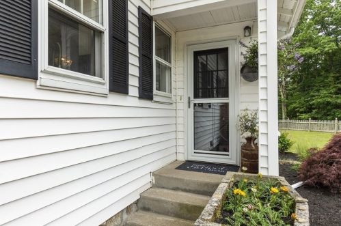 131 Pleasant St, Worcester MA 01609-3201 exterior