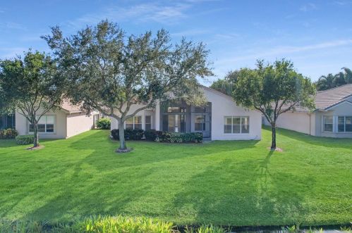 7303 Lahana Cir, Boynton Beach FL 33437-7174 exterior