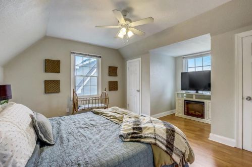 656 99, Milwaukee WI 53227-4253 exterior