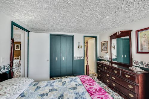 5950 Ozanam Ave, Chicago IL 60631-2235 exterior