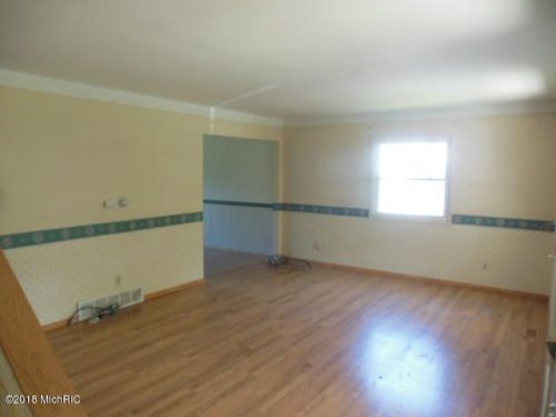 6150 Devon St, Kalamazoo, MI 49024-2648