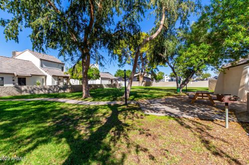 1187 Belmont Ave, Phoenix AZ  85020-4162 exterior