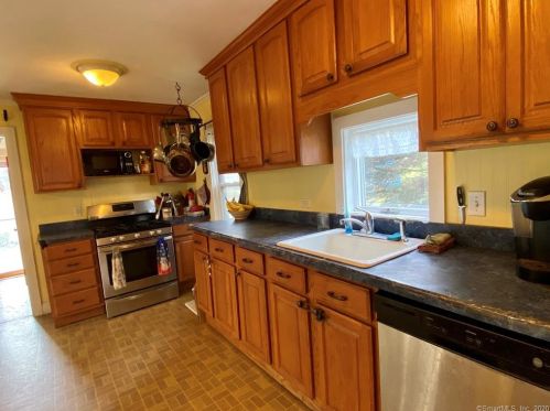 133 Hebron Tpke, Exeter CT 06249-2507 exterior