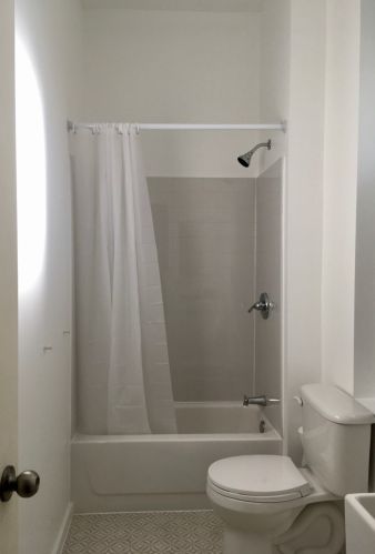 1016 Rockwell St, Chicago IL 60647-5220 exterior