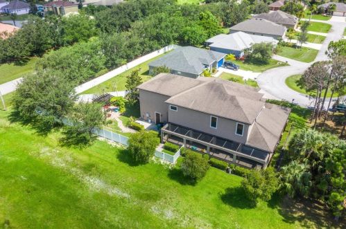 5811 Blue Bonnet Ct, Fort Pierce FL  34986-4186 exterior