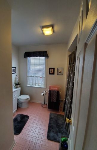 3031 Jarlath St, Chicago IL 60645-1127 exterior